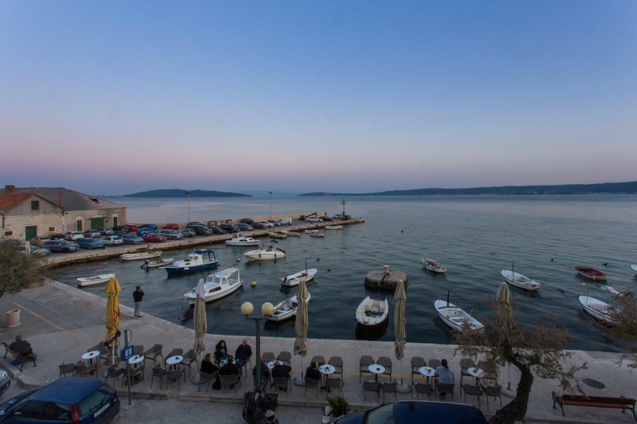 Seafront Apartment In Historical Cippico Castle Kaštela エクステリア 写真