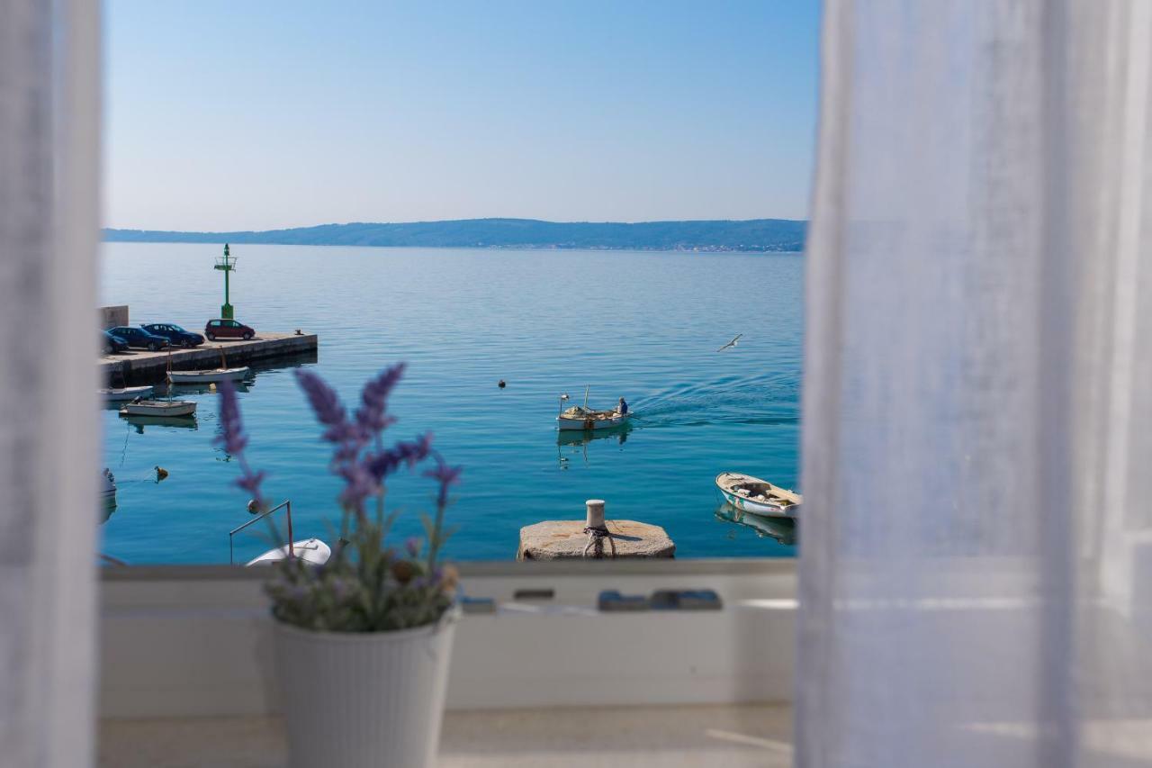 Seafront Apartment In Historical Cippico Castle Kaštela エクステリア 写真