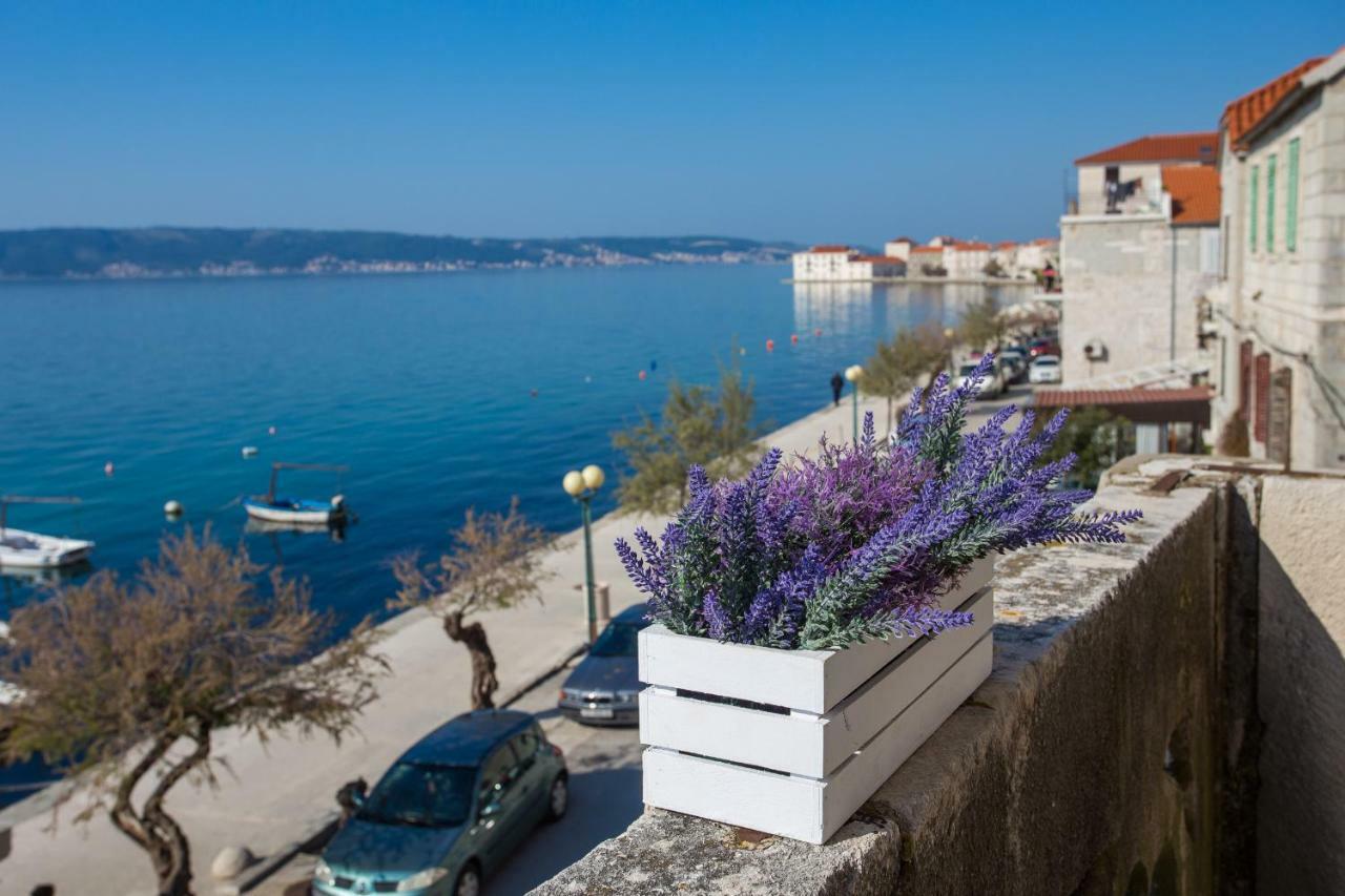 Seafront Apartment In Historical Cippico Castle Kaštela エクステリア 写真