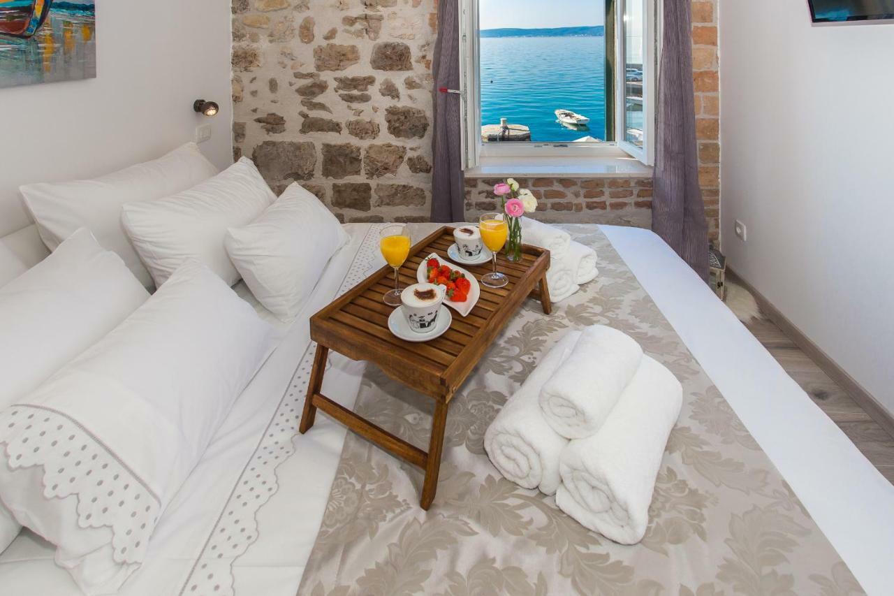 Seafront Apartment In Historical Cippico Castle Kaštela エクステリア 写真