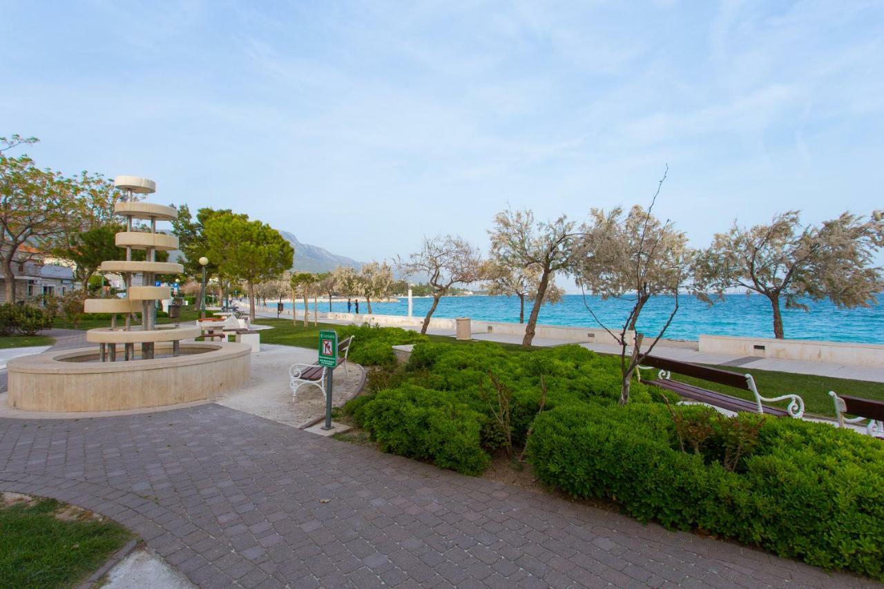 Seafront Apartment In Historical Cippico Castle Kaštela エクステリア 写真